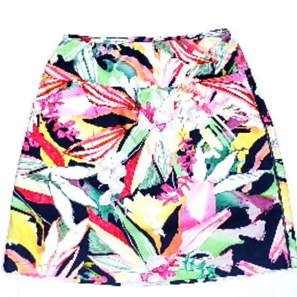 TRIBAL GOLF SKORT - Picture 1 of 4